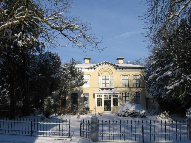 Huis met sneeuw